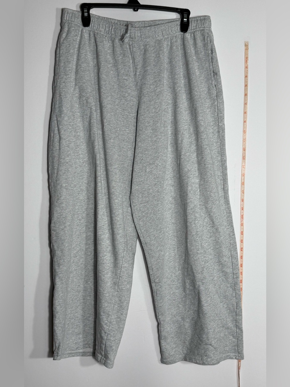 Universal Thread Men’s Gray Sweatpants